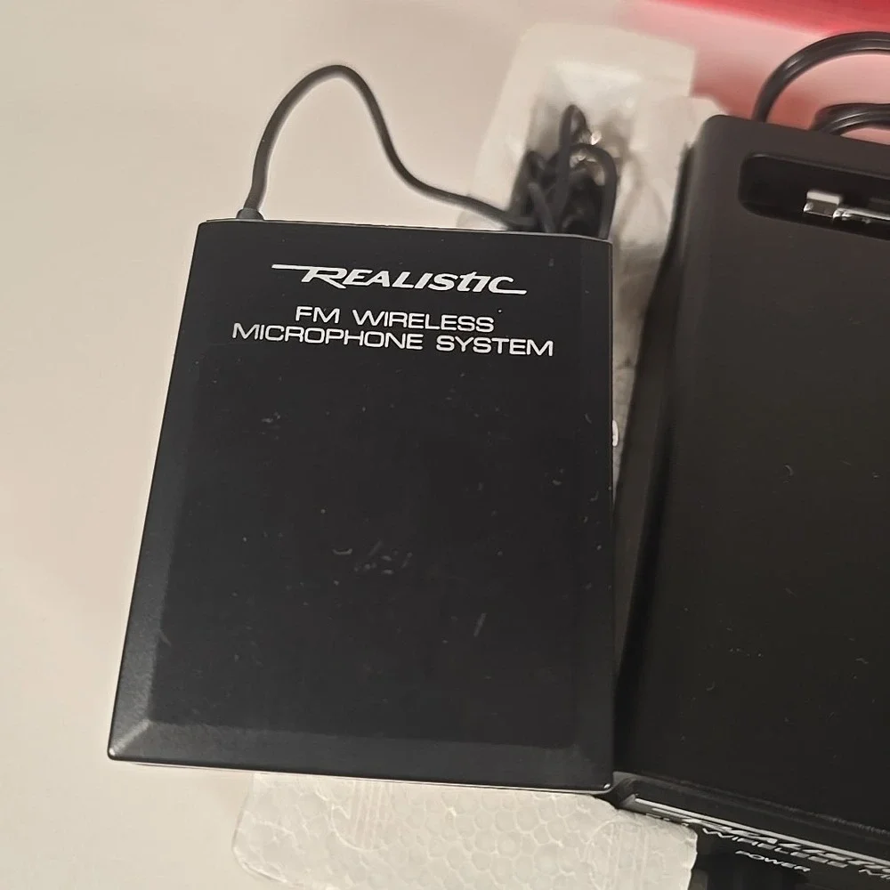 Vintage Realistic‎ FM Wireless Microphone System 32-1221A Clean